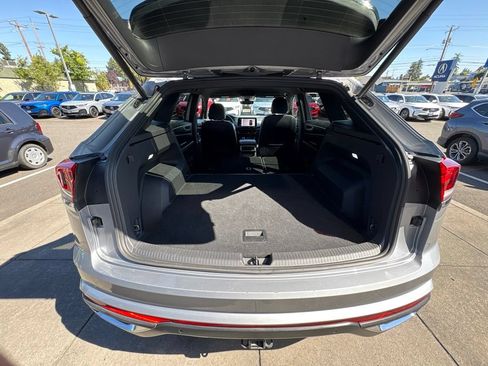 Used 2024 Volkswagen Atlas Cross Sport SE AWD/4WD image 31