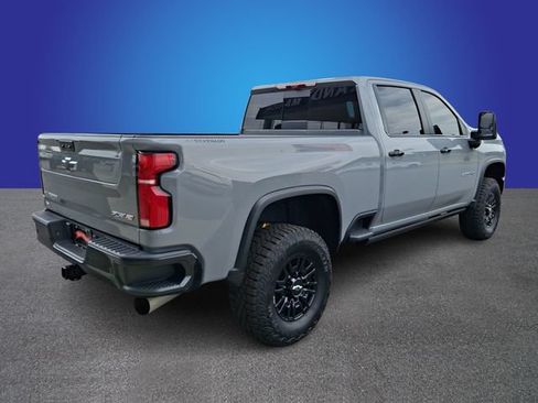 Used 2025 Chevrolet Silverado 2500 ZR2 w/ Technology Package AWD/4WD image 5