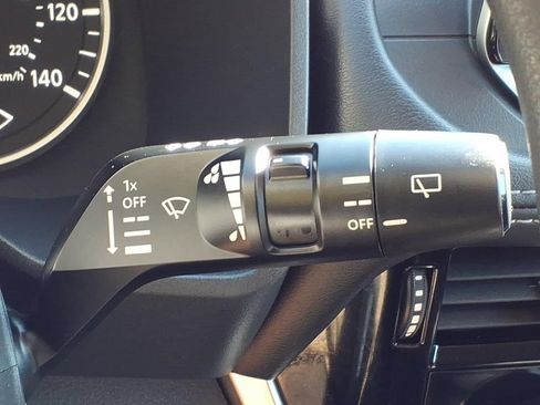 Used 2023 Nissan Rogue SV AWD/4WD image 30