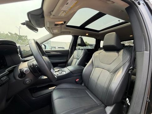 Used 2025 INFINITI QX60 Luxe AWD/4WD image 19