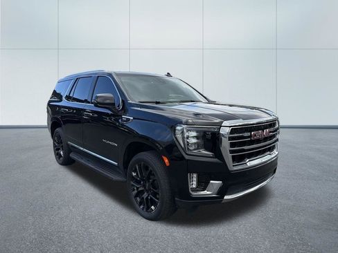 Used 2022 GMC Yukon SLT w/ SLT Luxury Package AWD/4WD image 4