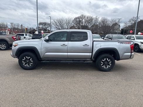 Used 2016 Toyota Tacoma TRD Off-Road w/ Towing Package image 4