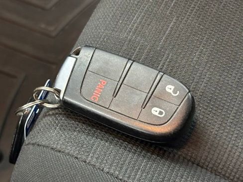 Used 2014 Jeep Grand Cherokee Laredo w/ Quick Order Package 23E image 26