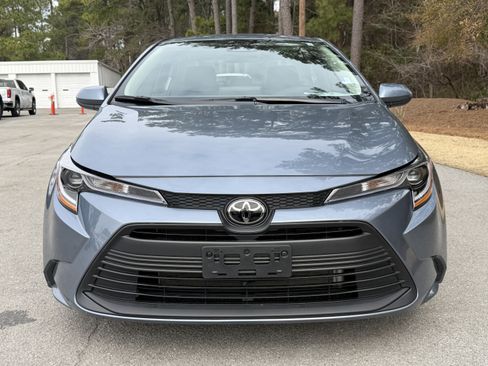 Used 2025 Toyota Corolla LE w/ Convenience Package image 12