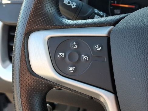 Used 2024 GMC Terrain SLE image 25