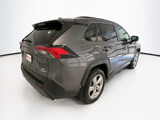 Used 2021 Toyota RAV4 XLE Premium AWD/4WD image 6