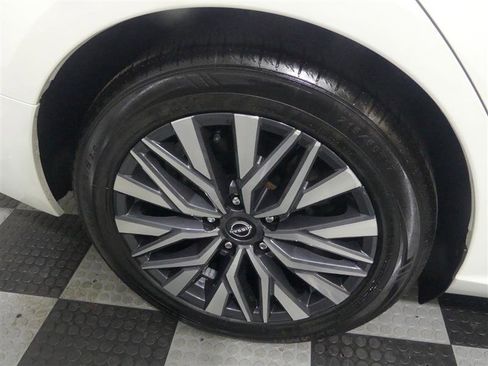 Used 2023 Nissan Altima 2.5 SV image 17