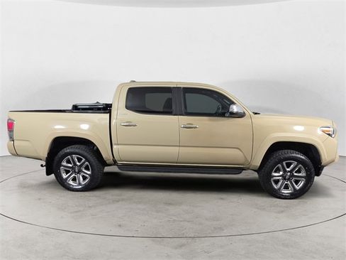 Used 2018 Toyota Tacoma Limited image 6