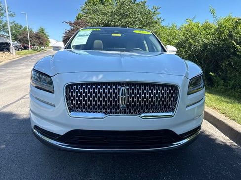 Used 2022 Lincoln Nautilus Reserve w/ Equipment Group 201A FWD image 2