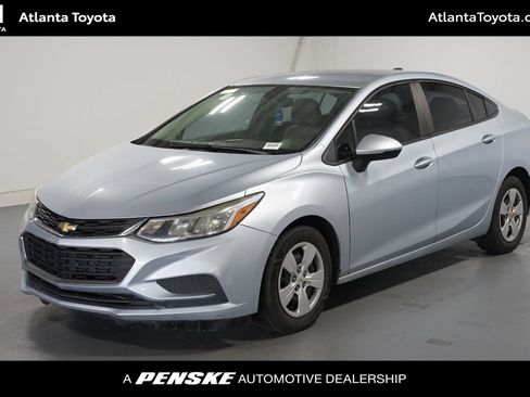 Used 2018 Chevrolet Cruze LS FWD image 1