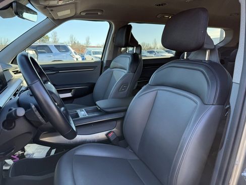 Used 2024 Kia EV9 Light Long Range image 9