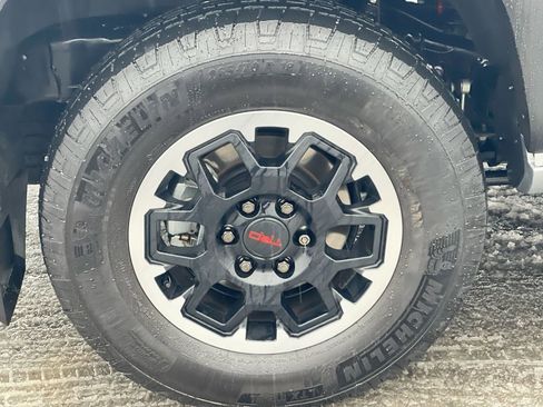 Used 2025 Toyota 4Runner TRD Off-Road AWD/4WD image 16