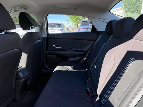 Used 2021 Hyundai Elantra SEL w/ Convenience Package FWD image 16