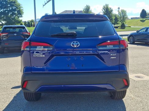Used 2023 Toyota Corolla Cross XLE w/ Convenience Package AWD/4WD image 5
