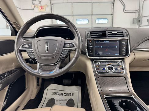 Used 2017 Lincoln Continental Reserve w/ Technology Package AWD/4WD image 22