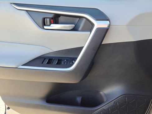 Used 2023 Toyota RAV4 XLE image 19