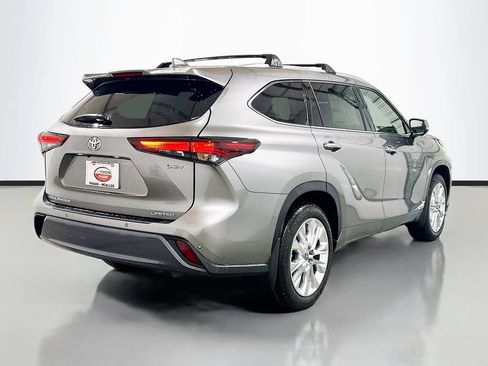 New 2026 Toyota Highlander Limited AWD/4WD image 4
