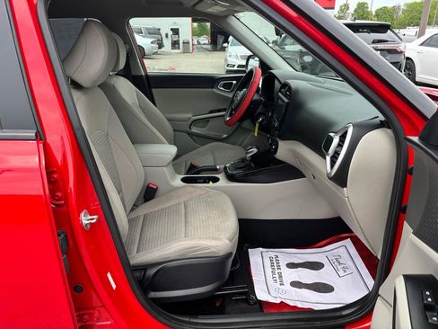 Used 2020 Kia Soul S FWD image 10