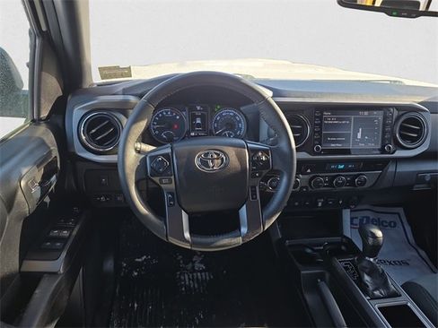 Used 2021 Toyota Tacoma TRD Sport w/ Technology Package image 12