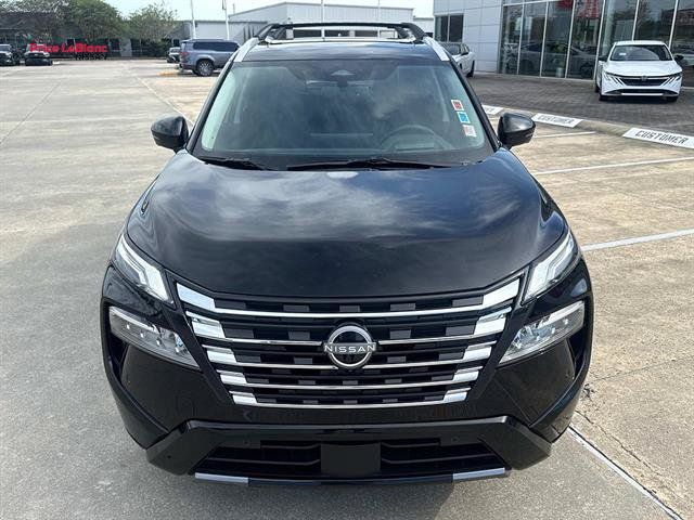 Certified 2026 Nissan Rogue Platinum w/ Platinum Premium Package AWD/4WD image 2
