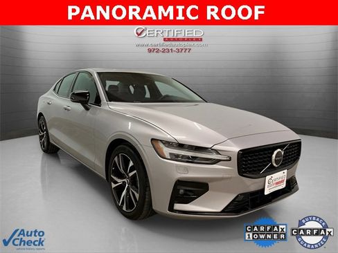 Used 2025 Volvo S60 B5 Core image 3