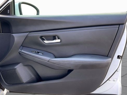 Used 2024 Nissan Sentra SV FWD image 22