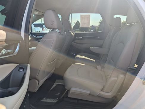 Used 2020 Buick Enclave Essence FWD image 24
