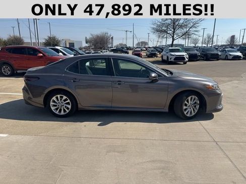 Used 2023 Toyota Camry LE image 2