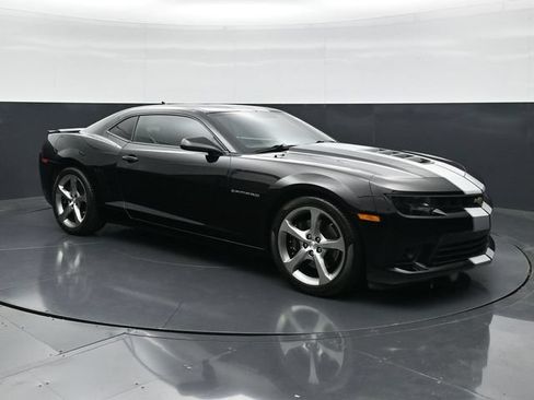 Used 2014 Chevrolet Camaro SS w/ RS Package RWD image 3