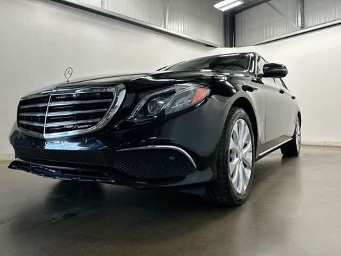Used 2017 Mercedes-Benz E 300 4MATIC w/ Premium 2 Package image 30
