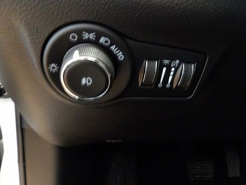 Used 2023 Jeep Compass Limited image 26