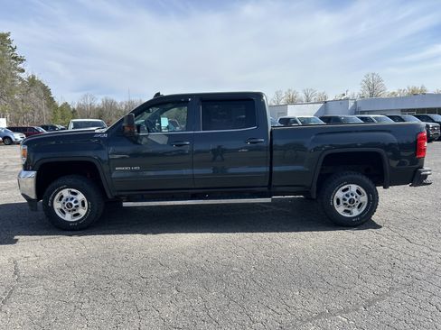 Used 2017 GMC Sierra 2500 SLE w/ SLE Preferred Package AWD/4WD image 6