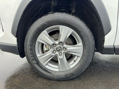 Used 2025 Toyota RAV4 XLE image 25