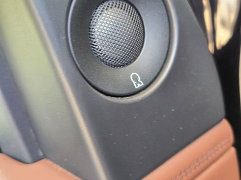 Used 2025 Lincoln Navigator Reserve AWD/4WD image 13