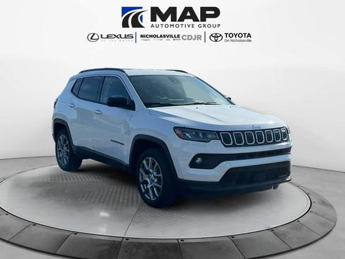 Used 2022 Jeep Compass Latitude image 7