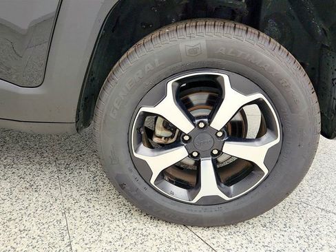 Used 2022 Jeep Renegade Trailhawk AWD/4WD image 9