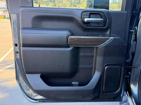 Used 2020 Chevrolet Silverado 2500 LT w/ Convenience Package image 24