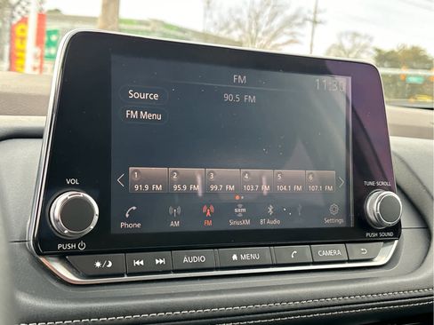 Used 2021 Nissan Rogue SV image 17