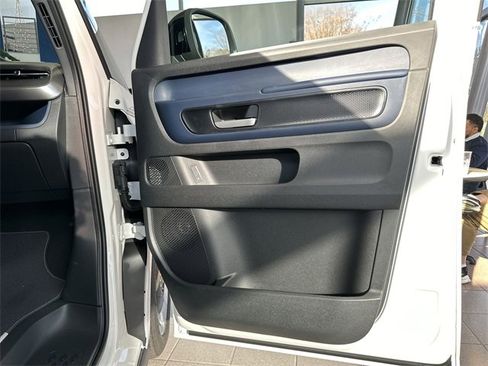 New 2025 Volkswagen ID. Buzz Pro S image 21