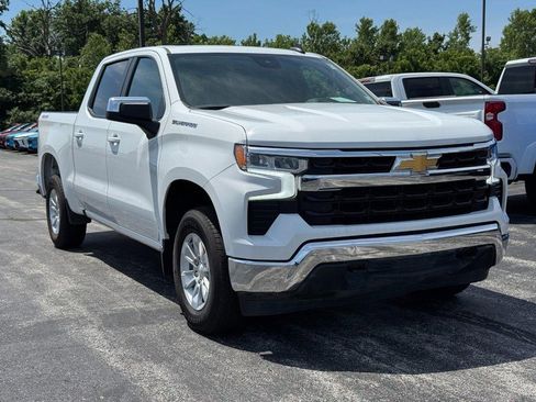 Used 2025 Chevrolet Silverado 1500 LT AWD/4WD image 2