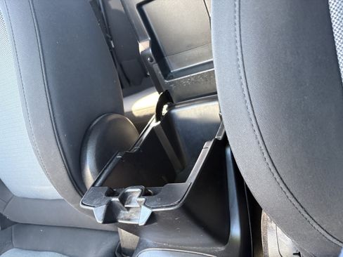 Used 2012 Chevrolet Captiva Sport LS FWD image 22