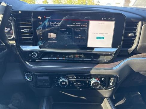 Used 2025 GMC Sierra 3500 SLT w/ SLT Premium Package image 27