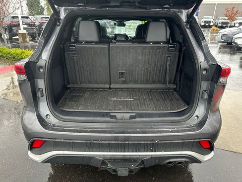 Used 2021 Toyota Highlander XSE image 28