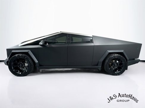 Used 2024 Tesla Cybertruck Cyberbeast AWD/4WD image 4