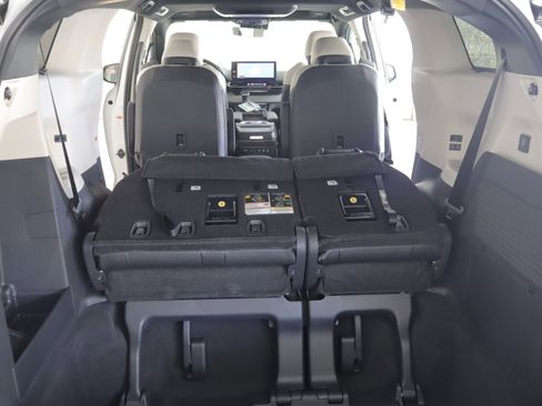 New 2026 Toyota Sienna Platinum AWD/4WD image 23