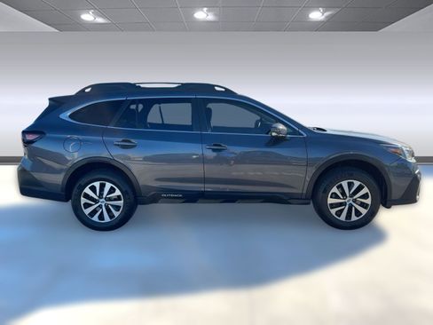 Used 2022 Subaru Outback Premium image 8