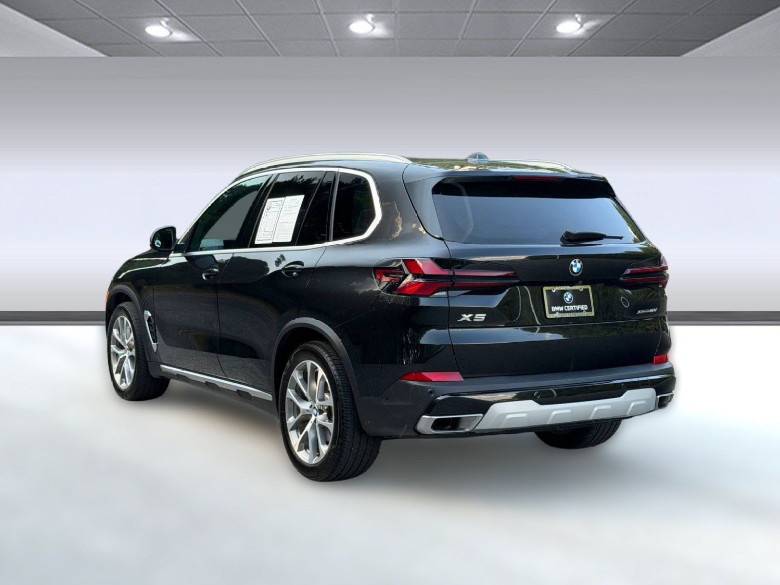 Certified 2024 BMW X5 xDrive40i w/ Premium Package AWD/4WD image 3