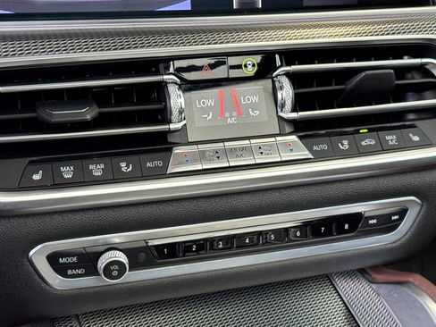 Used 2020 BMW X6 M50i image 20