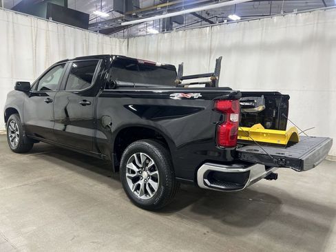 Used 2024 Chevrolet Silverado 1500 LT AWD/4WD image 3
