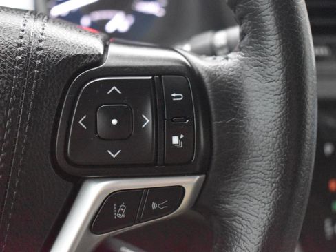 Used 2020 Toyota Sienna XLE image 23